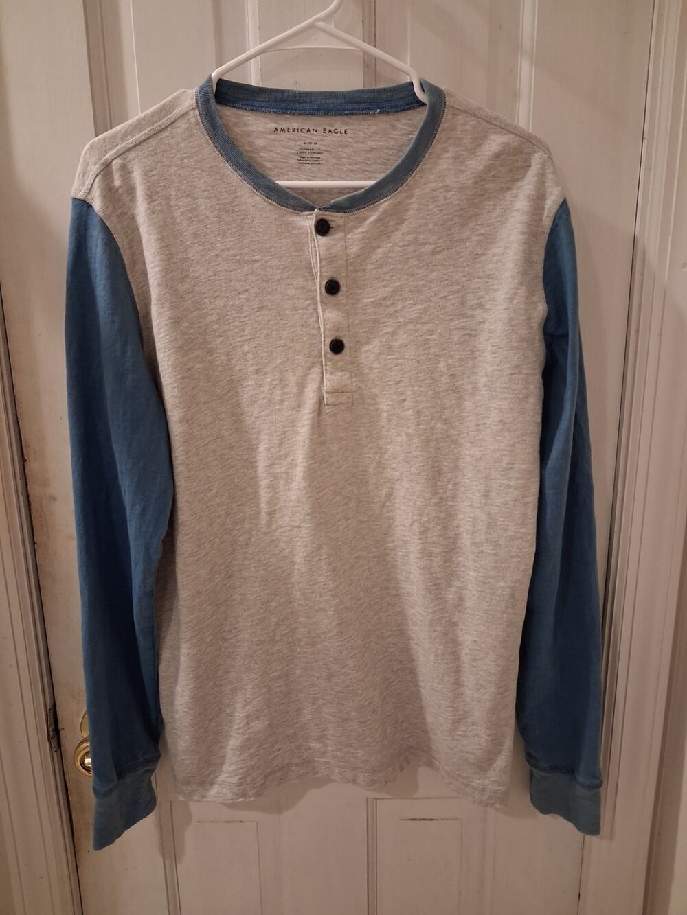 American Eagle men's long-sleeved tee